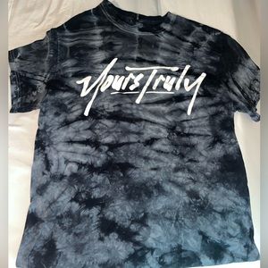 UniSex Yours Truly T-Shirt